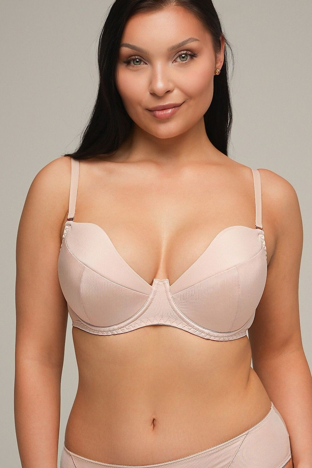 Luxury Ava push-up bra featuring adjustable straps, crafted for elegance and comfort. Ideal for enhancing the natural bust shape, available in sizes EU 70-90.
