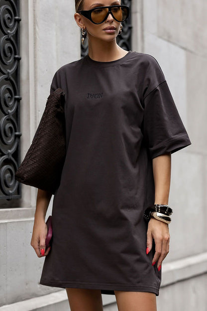 IVON oversized cotton dress in soft breathable fabric, showcasing premium embroidery for luxury fashion in sizes XS-XL.