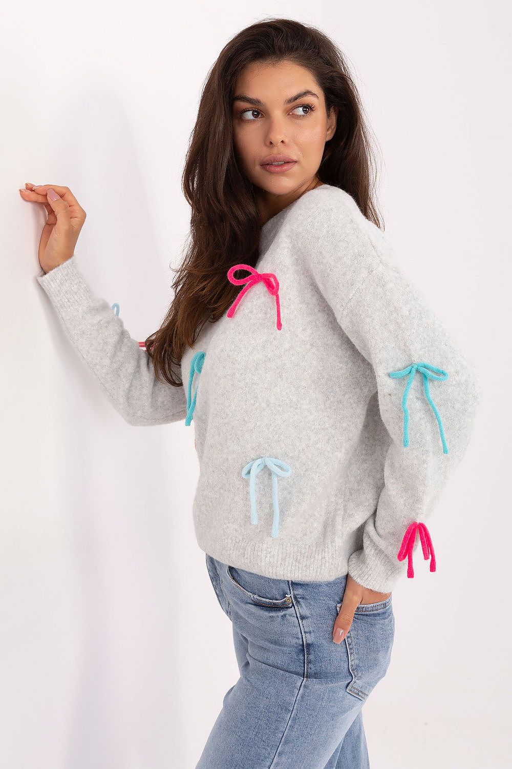 Fashionable women's sweater featuring a classic round neckline and long sleeves, designed by Factory Price, in a mix of premium materials for a comfortable fit.