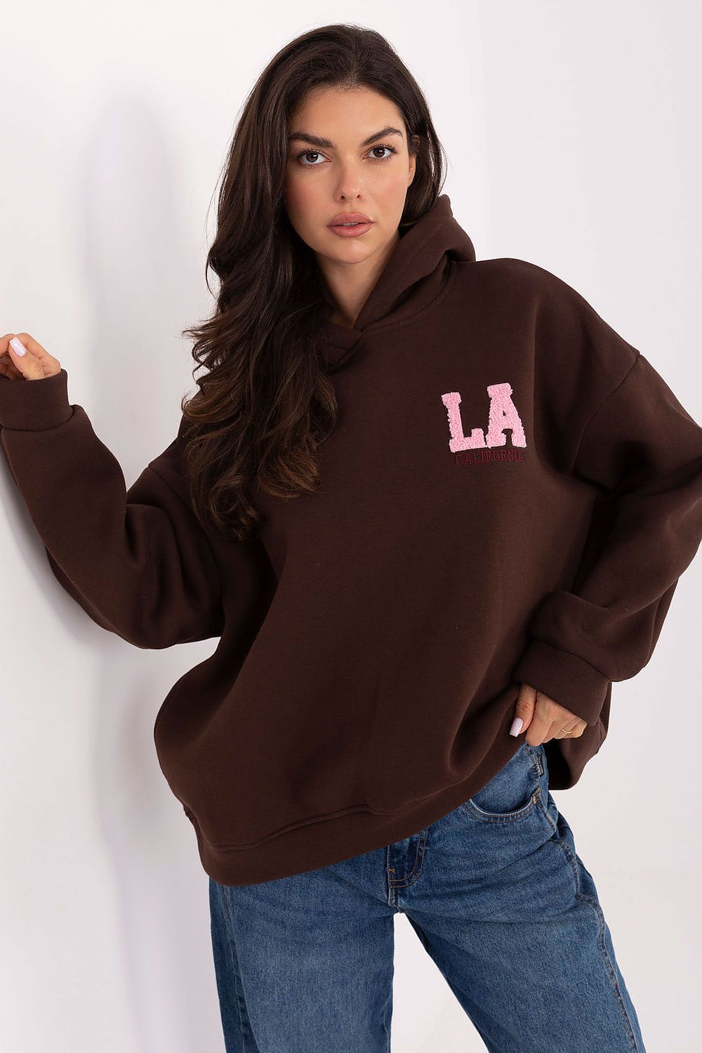 Elegant view of the long-sleeve luxury women's hoodie sweatshirt by Factory Price, highlighting its soft cotton-polyester blend for warmth and comfort.