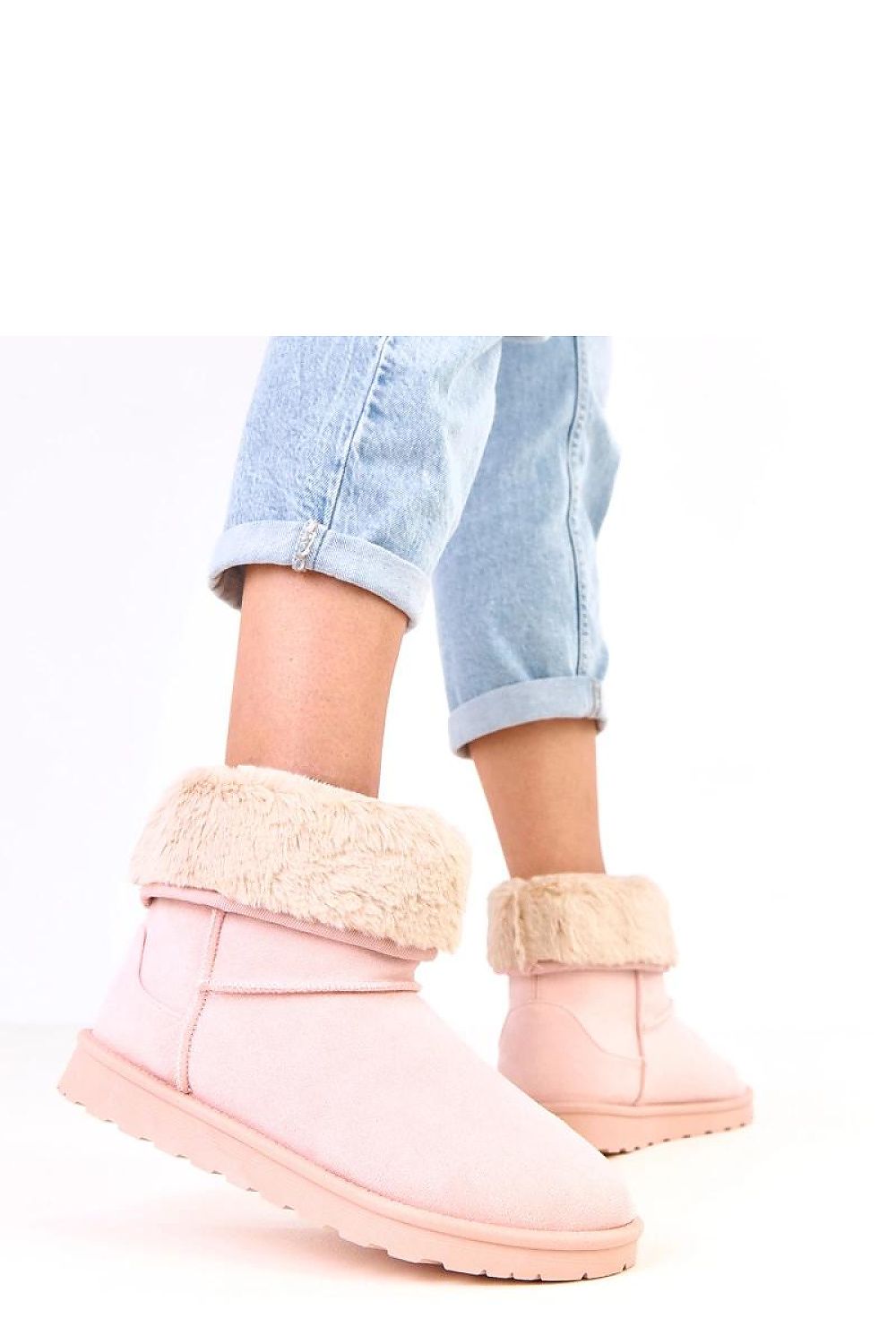 Solea luxury women's snow boots with a round toe and slip-on construction, ideal for fashionable winter day outings.