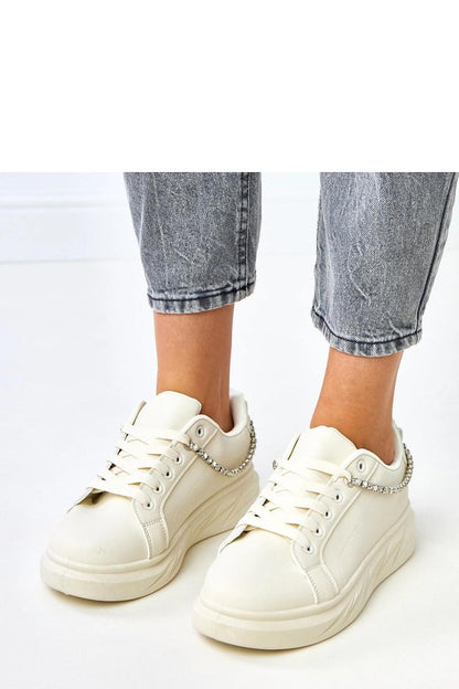 Elegant Solea women’s stylish sports shoes featuring a decorative zircon chain and a comfortable 4.5 cm platform, perfect for a sporty yet glamorous look.