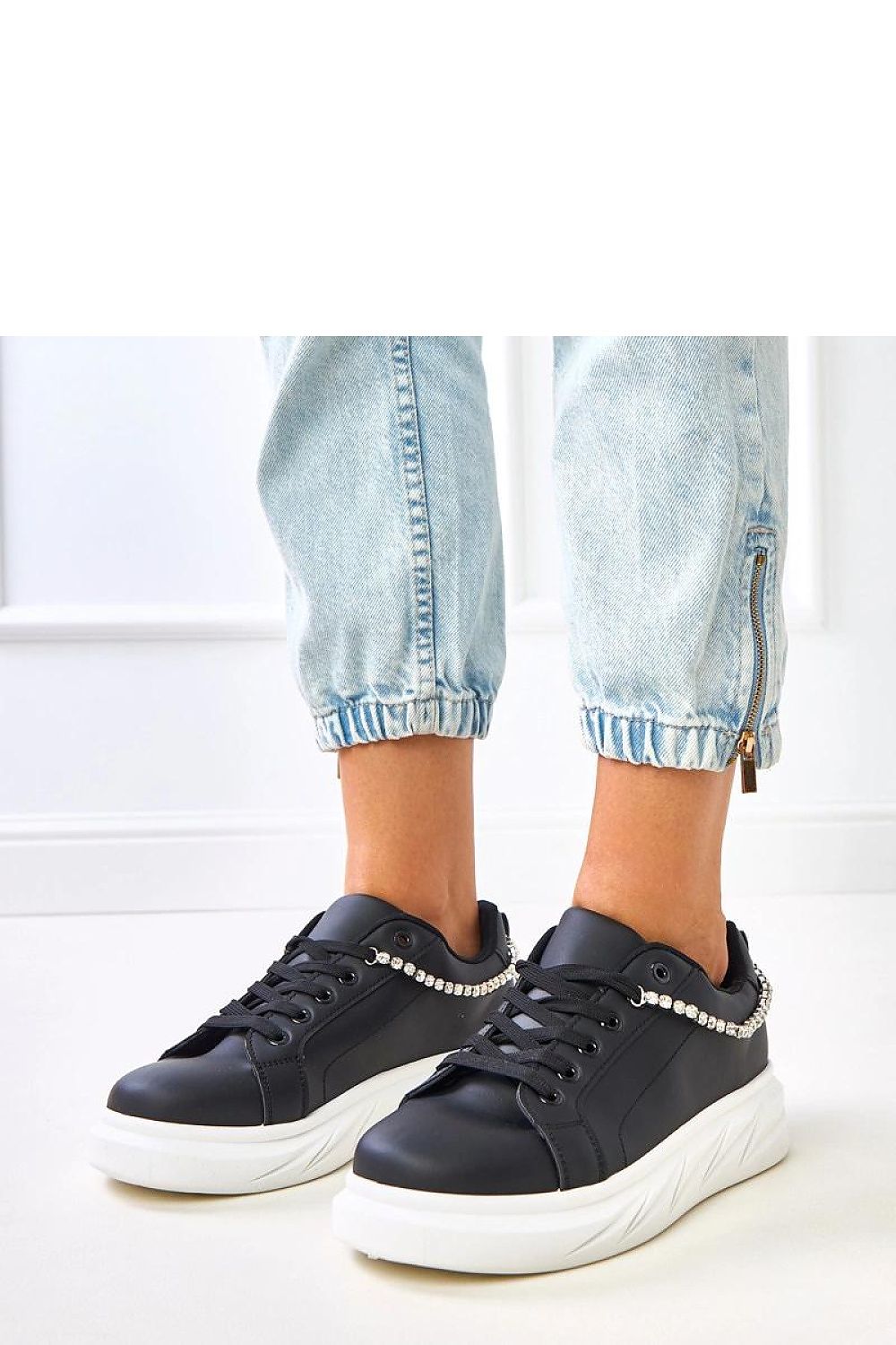 Chic Solea women’s synthetic leather sports shoes adorned with a shimmering zircon chain, ideal for elevating everyday style with 4.5 cm platform.