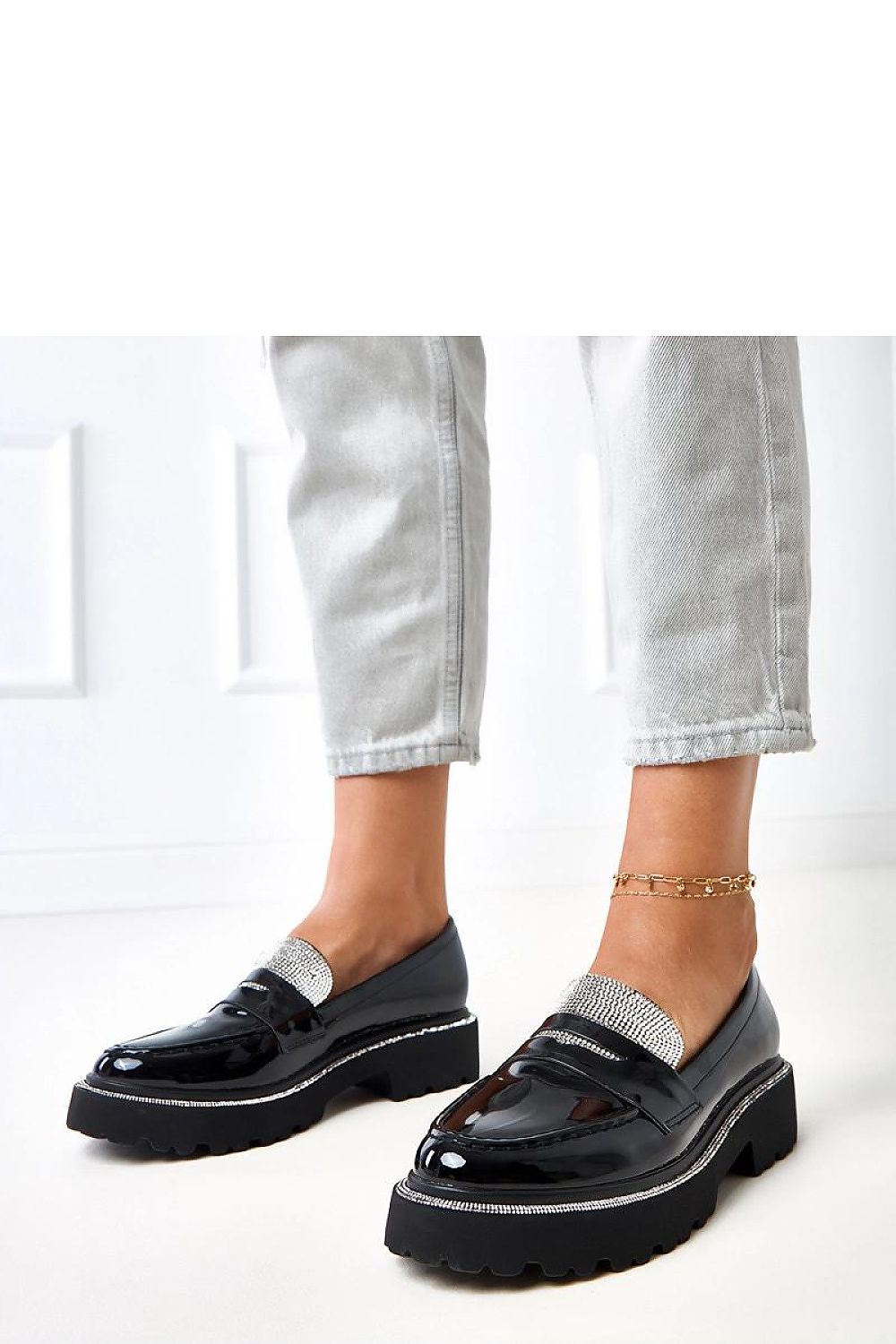 Elegant Solea women's patent leather moccasins adorned with sparkling zircons, showcasing luxury and style in EU sizes 36-41.