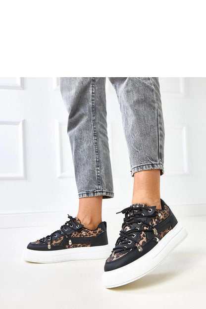 Solea elegant sport shoes in eco-friendly leather with stylish leopard print inserts, featuring a 4 cm platform, perfect for adding a touch of luxury to sporty outfits.