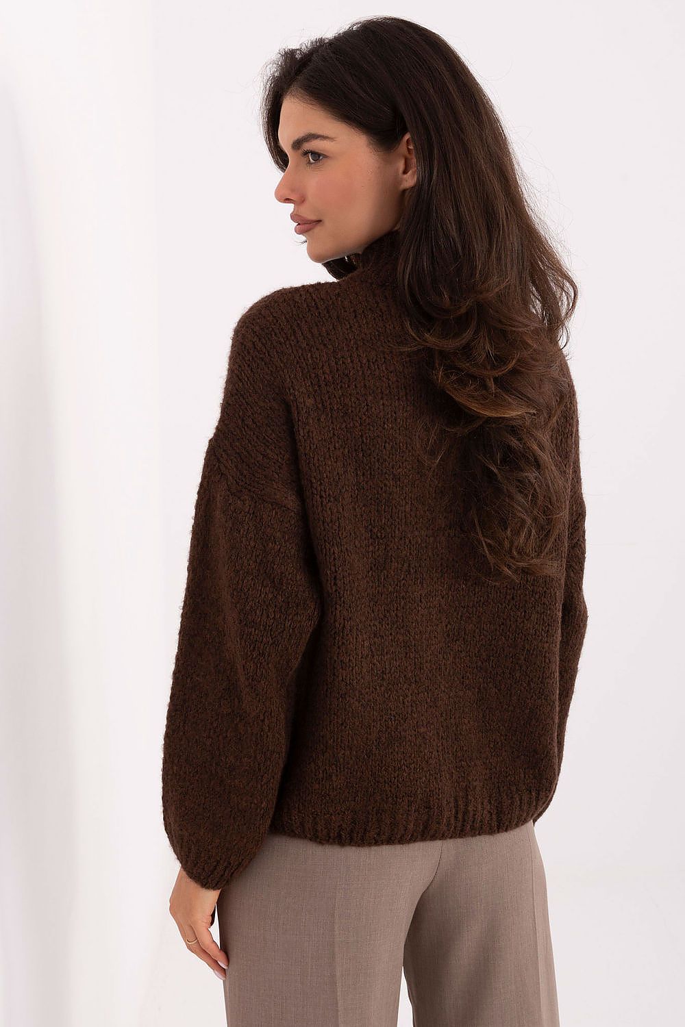 Luxurious Women's Cardigan in versatile grey by Italy Moda; a timeless piece combining classic aesthetics with modern functionality.