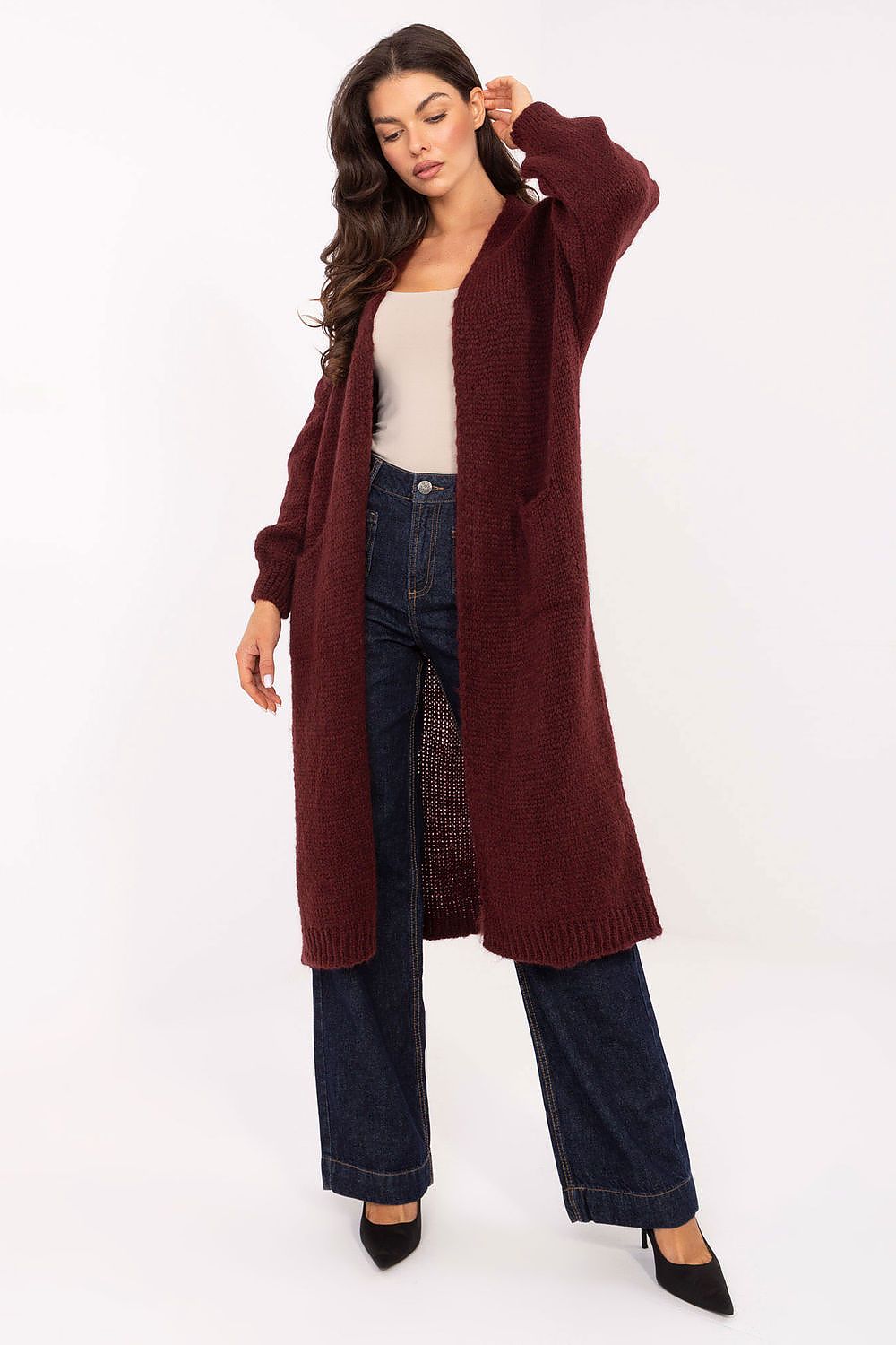Elegant knee-length women's cardigan by Italy Moda, crafted from soft blended fabric, showcasing a casual yet luxurious style for everyday chic.