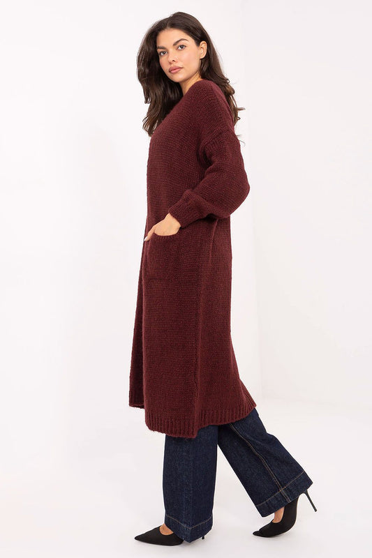 Italy Moda knee-length women's cardigan, featuring long sleeves and practical slip pockets, ideal for a stylish and sophisticated look.