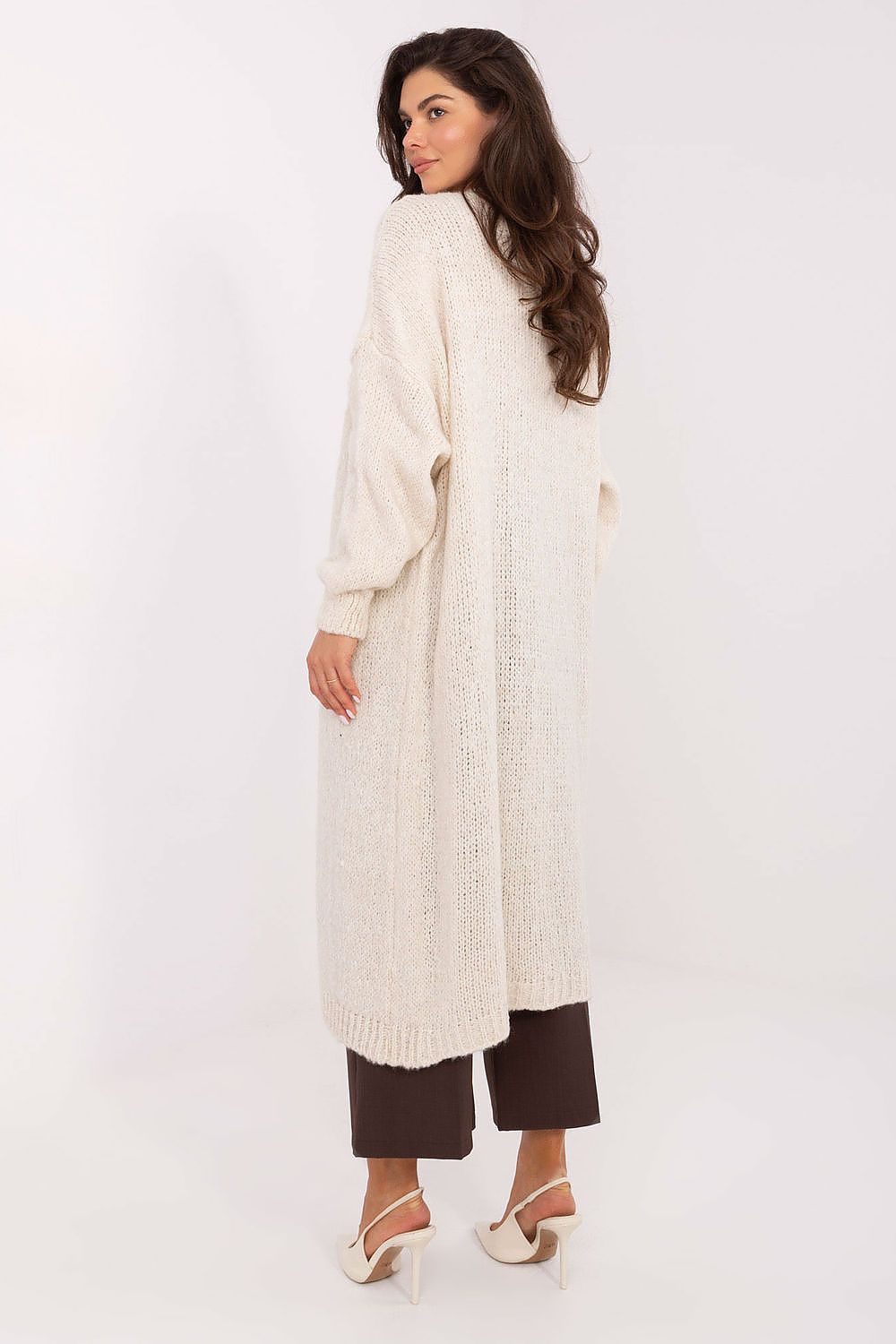 Chic knee-length cardigan by Italy Moda, designed with a blend of polyacrylic, polyamide, wool and viscose.