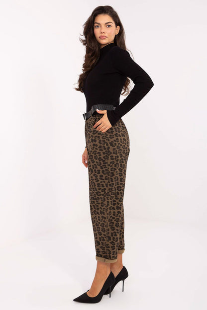 High-waisted women's casual trousers by Italy Moda featuring a luxurious animal motif and tapered legs, perfect for stylish everyday wear.