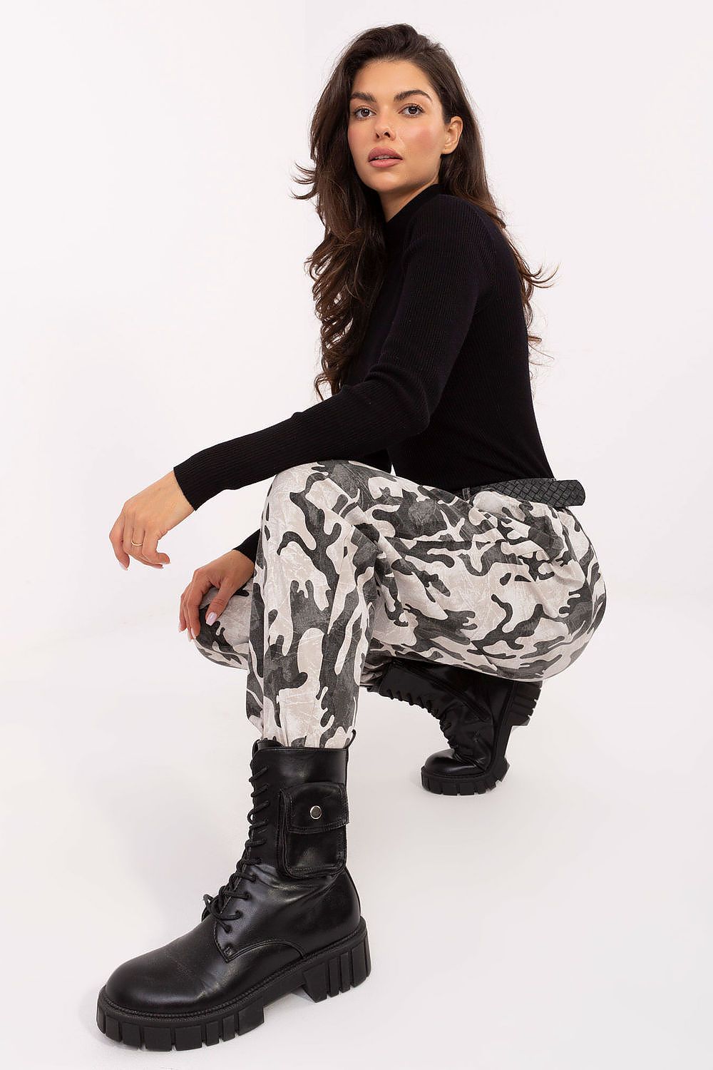 Fashionable women's casual pants by Italy Moda, highlighting the sleek tapered leg and luxurious fabric blend for a sophisticated look.