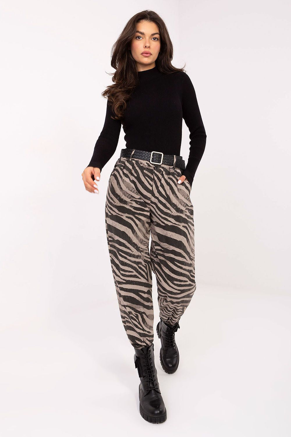 Elegant high-waisted women's casual trousers with tapered legs by Italy Moda, featuring a luxe animal motif and elastic waistband.