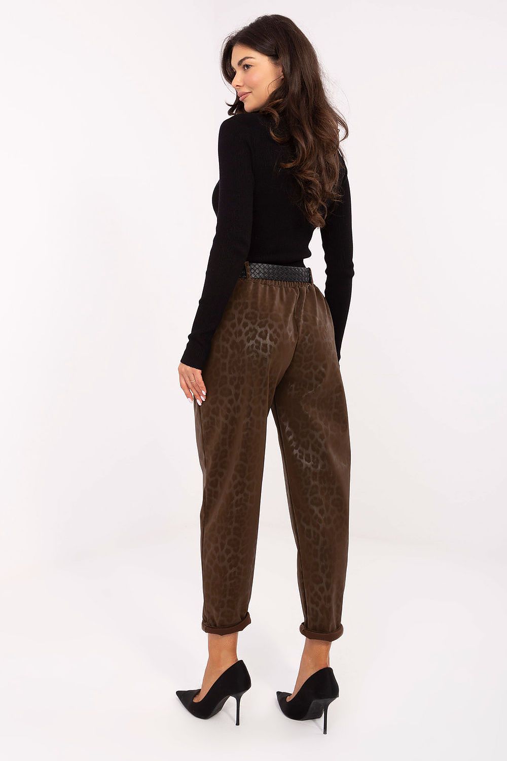 Chic leopard print luxury women's faux leather trousers by Italy Moda, designed for modern elegance and versatility.