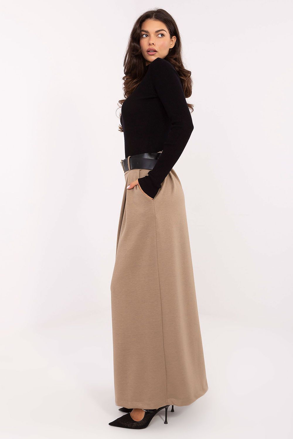Sophisticated high waist palazzo pants with functional side pockets by Italy Moda, designed for both elegance and everyday wear.