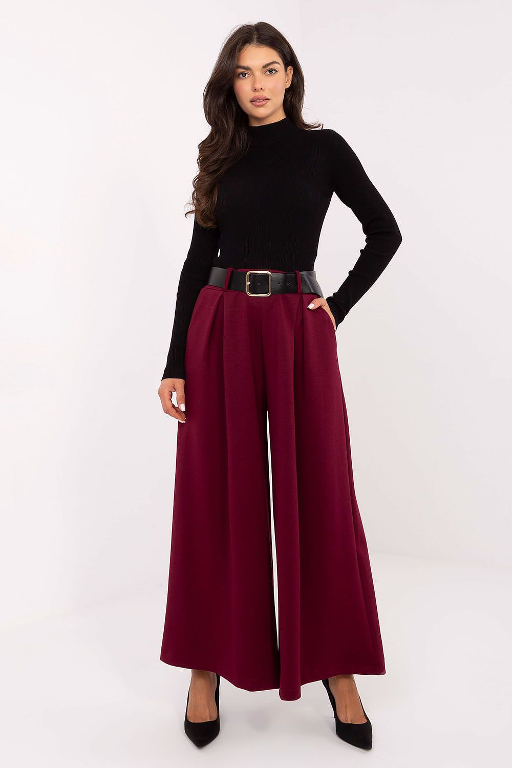 Chic and comfortable palazzo pants by Italy Moda, crafted from a creamy viscose and polyester blend, ideal for work or casual outings.