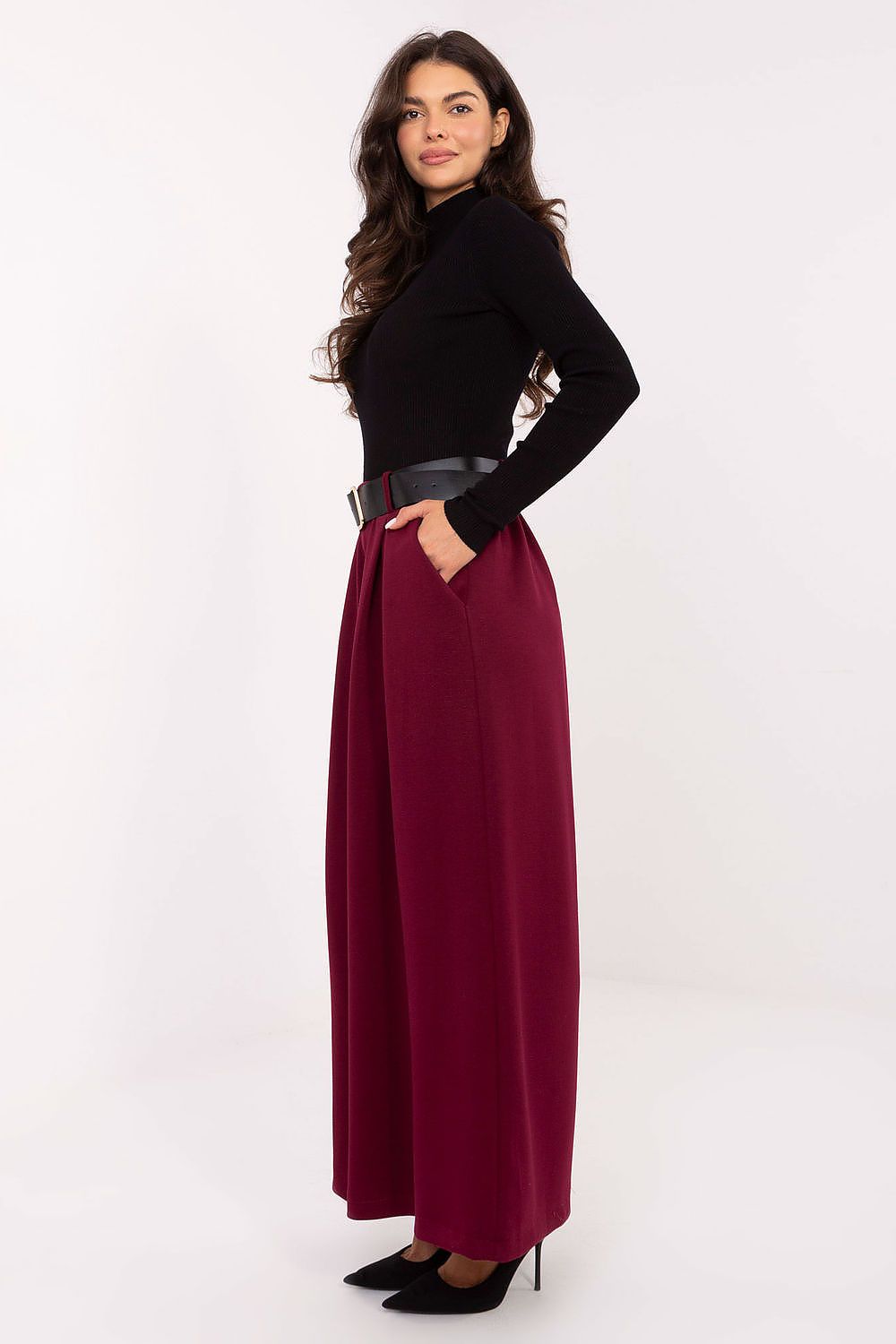 Luxurious high waist women's palazzo pants by Italy Moda, featuring side pockets and a sophisticated viscose-polyester blend.