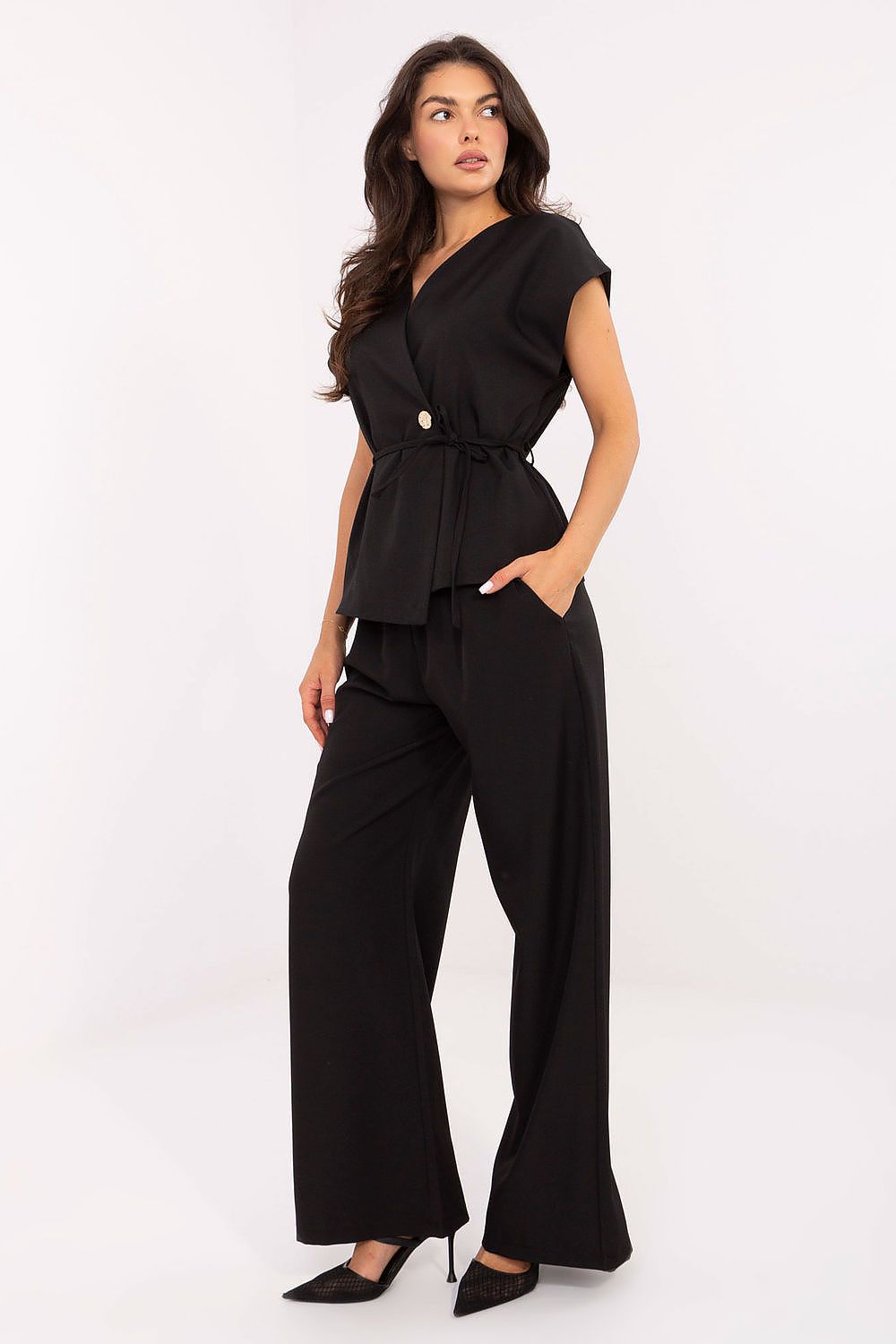 High-waisted trousers from Italy Moda, designed with wide legs and elastic waistband for ultimate comfort and chic style.