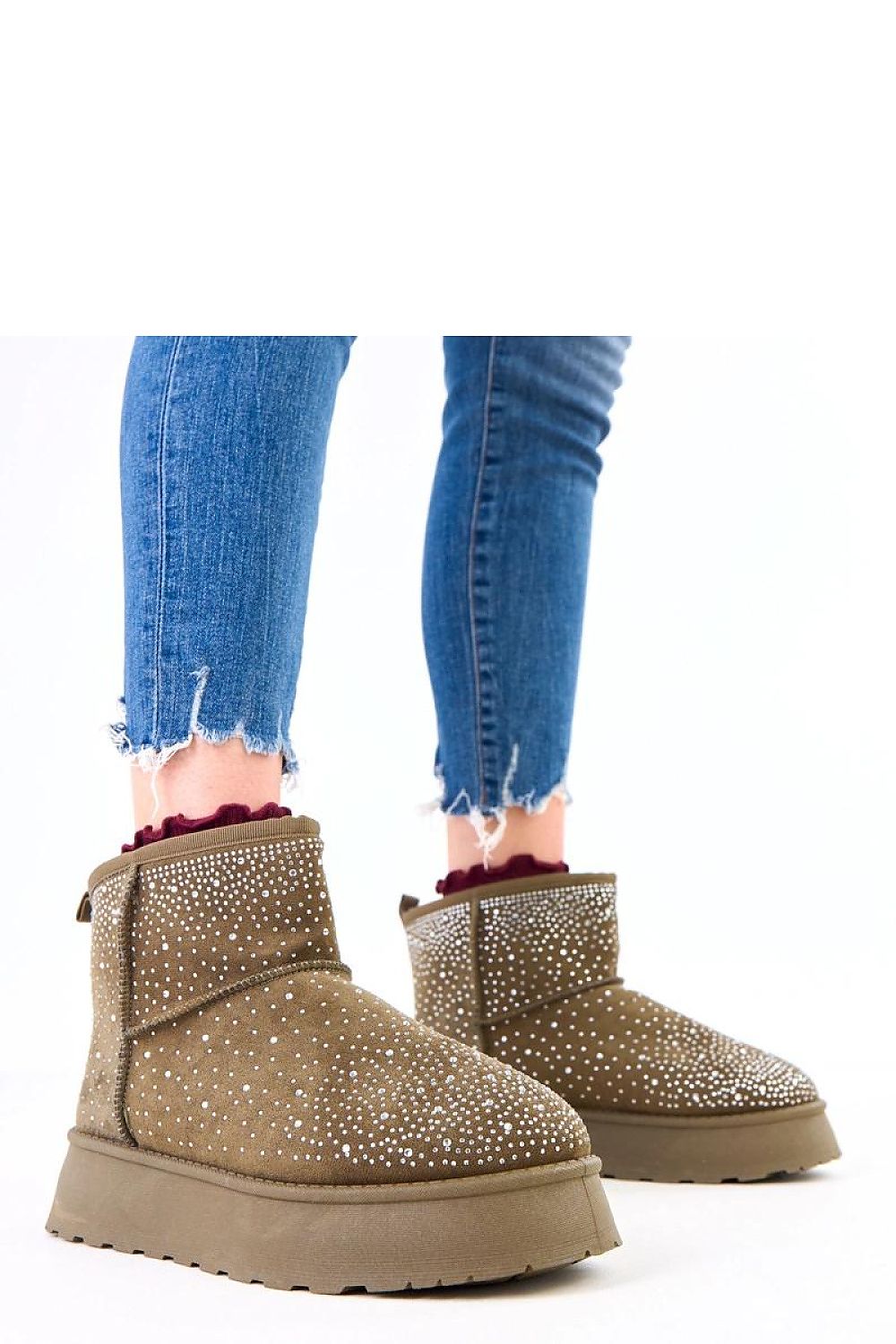 Solea stylish women's fur-lined snow boots featuring zircon accents, designed for warmth and elegance, with a 4.5 cm platform height for a luxurious winter look.