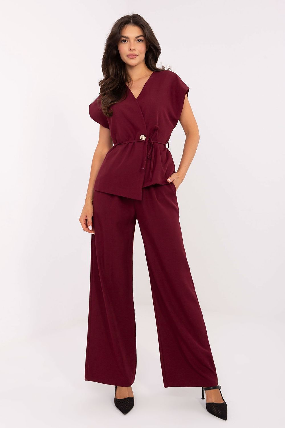Luxury Italy Moda women's vest and trousers set in elegant high-waisted design, showcasing a sophisticated blend of fashion and comfort.