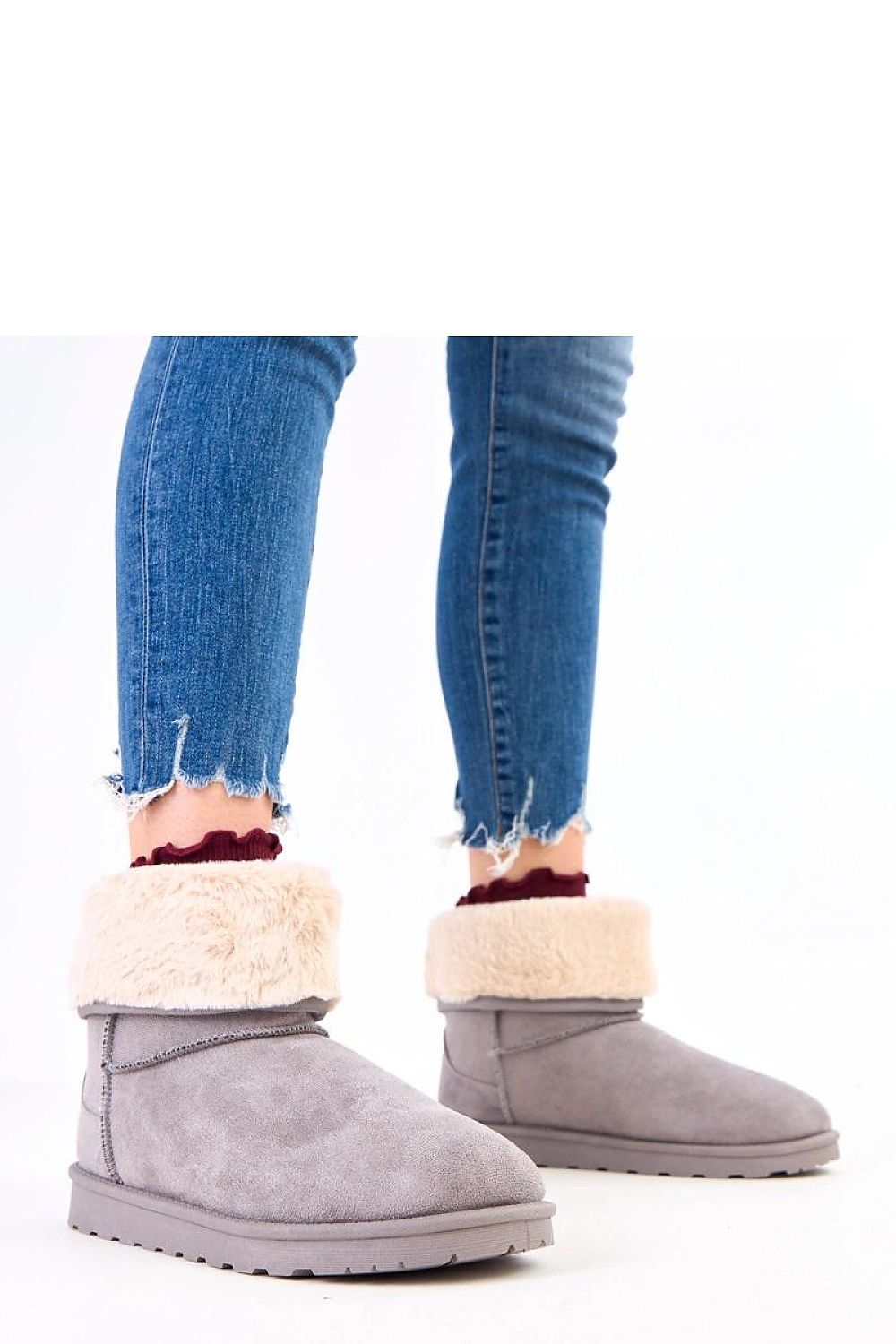 Elegant Solea snow boots with a 2.5 cm platform, ideal for combining comfort and fashion during chilly days.