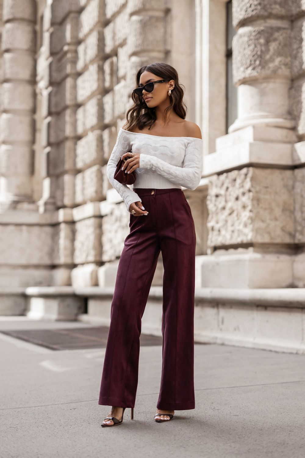 FERN Bordo Trousers for Women - LaBalancia, Elegant design in stylish burgundy, perfect for versatile outfit pairings, made of comfortable viscose blend for a flattering fit and machine washability.