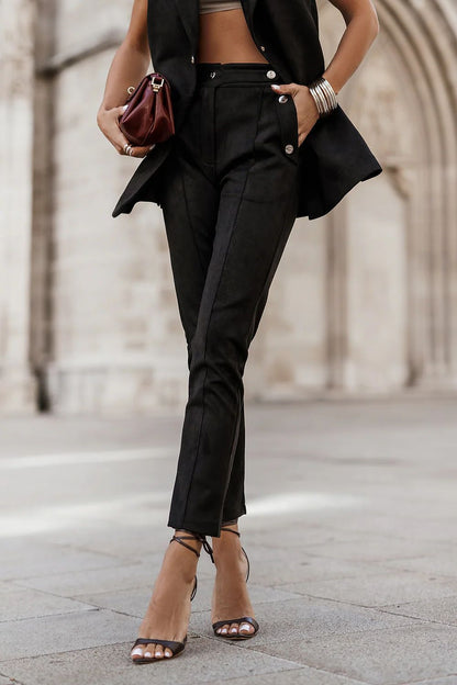 Elegant KIARA Fango cigarette pants for women, designed by LaBalancia, showcasing a minimalist style suitable for versatile occasions.