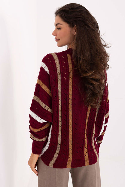 Luxurious women's oversized sweater by Factory Price designed with a classic round neckline, ideal for pairing with jeans or leggings.