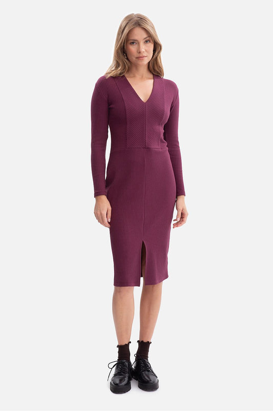 Elegant midi daydress by BeWear, featuring ribbed fabric, a flattering V-neck, and fitted style, perfect for sophisticated occasions. Available in sizes S to L, designed in Poland for timeless chic.