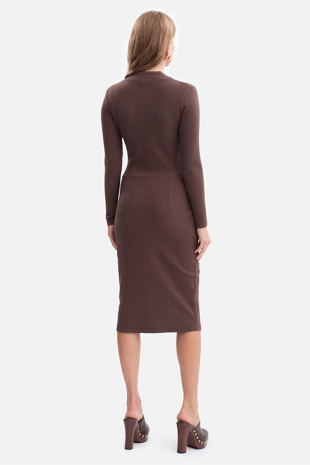 Detailed image of the BeWear Elegant Midi Daydress, featuring its distinct fitted waist and timeless chic look, designed for modern elegance.