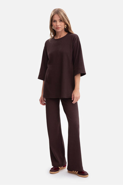 Elegant BeWear Women's Ribbed Blouse in casual oversized fit showcasing 3/4 length sleeves and a classic round neckline, crafted from high-quality elastic fabric.