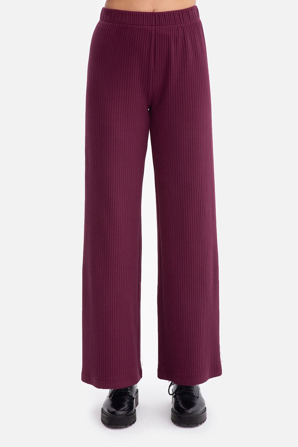 Elegant Women's Ribbed Trousers with Elastic Waistband in luxurious soft fabric by BeWear, showcasing a loose fit and leg-lengthening design, perfect for sophisticated style.