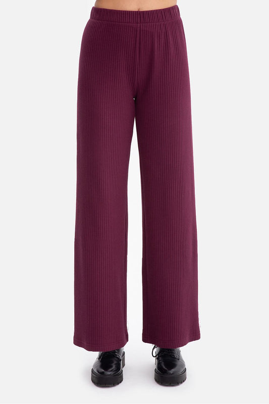 Elegant Women's Ribbed Trousers with Elastic Waistband in luxurious soft fabric by BeWear, showcasing a loose fit and leg-lengthening design, perfect for sophisticated style.