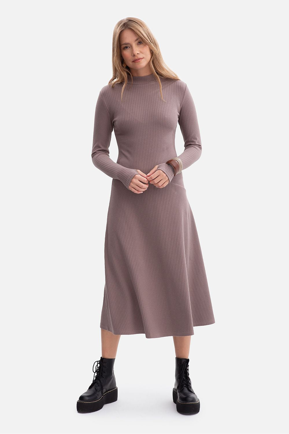 Elegant Midi Daydress by BeWear featuring a stand-up collar and fitted sleeves in luxurious ribbed fabric.