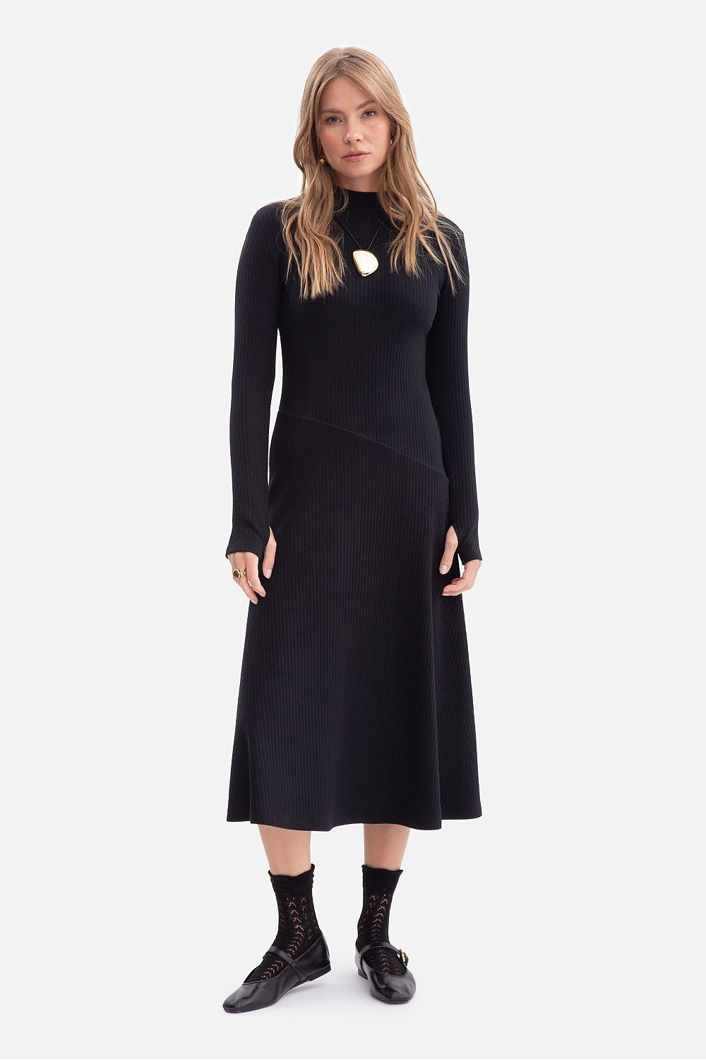 Elegant presentation of the BeWear Midi Daydress, showcasing the dress’s beautiful movement and luxurious style.