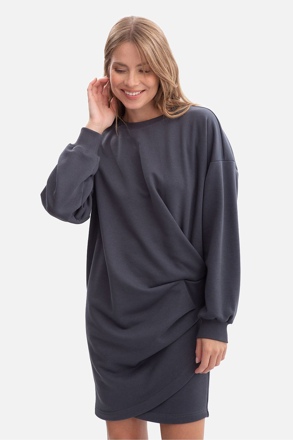 BeWear Women's Oversized Daydress in soft sweatshirt fabric, showcasing a luxurious mini-length design that combines sporty elegance with feminine charm. Perfect for modern styling.