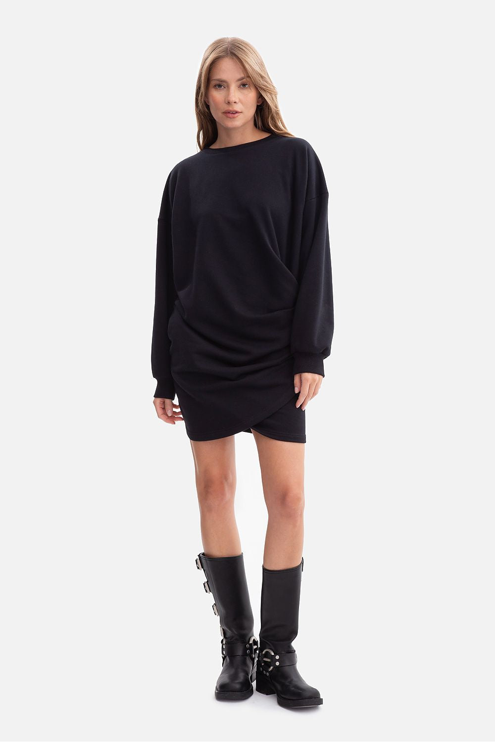 BeWear Women's Oversized Daydress in soft sweatshirt fabric, showcasing its elegant mini length and loose silhouette, perfect for stylish everyday wear.