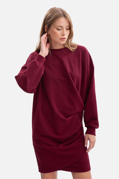 BeWear Women's Oversized Daydress displayed on a model, illustrating the loose fit and fitted hips, embodying a blend of sporty and feminine aesthetics.