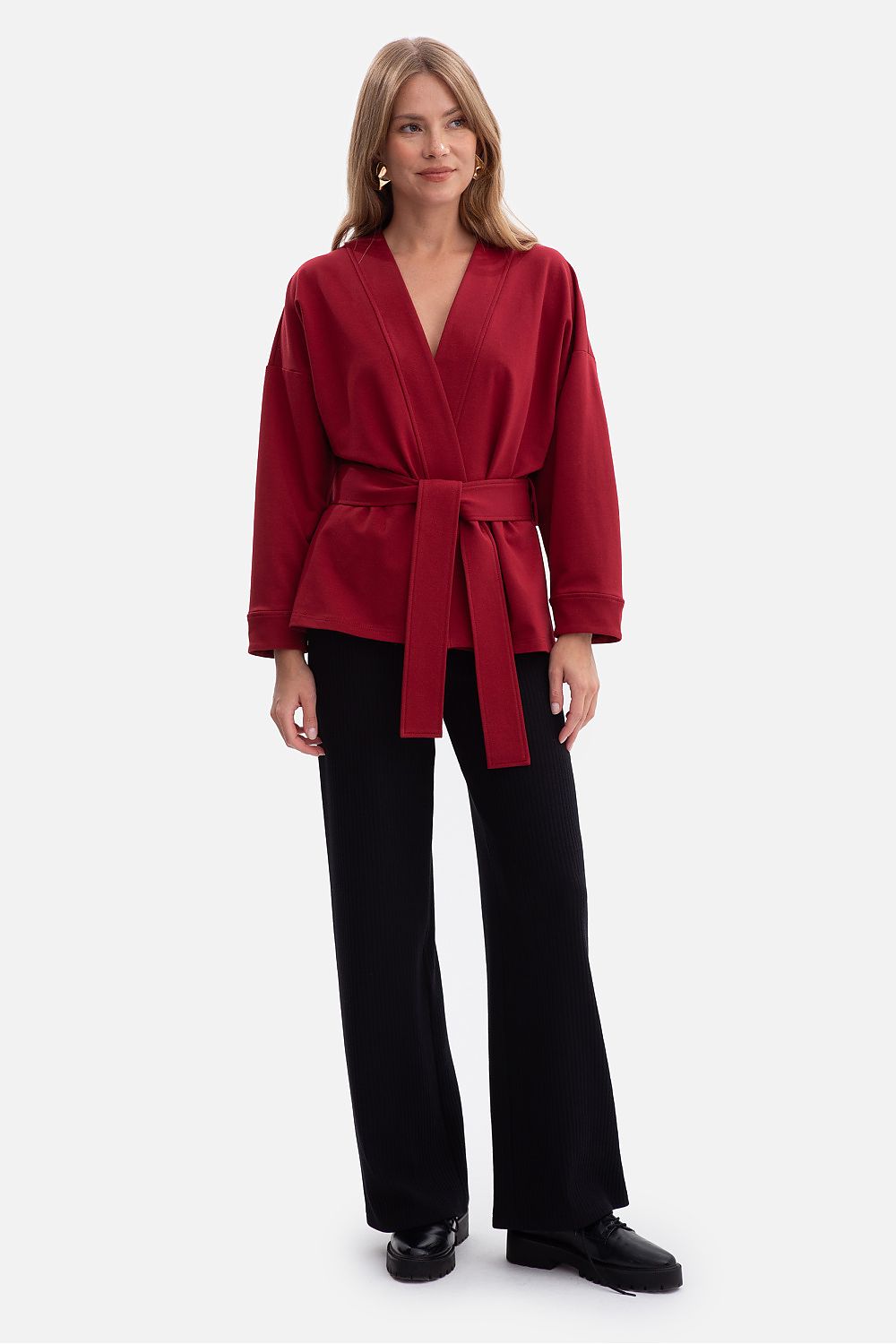 BeWear Women's Kimono-Style Blazer Sweatshirt, showcasing a luxurious open front design in soft sweatshirt fabric, perfect for stylish layering and comfort.