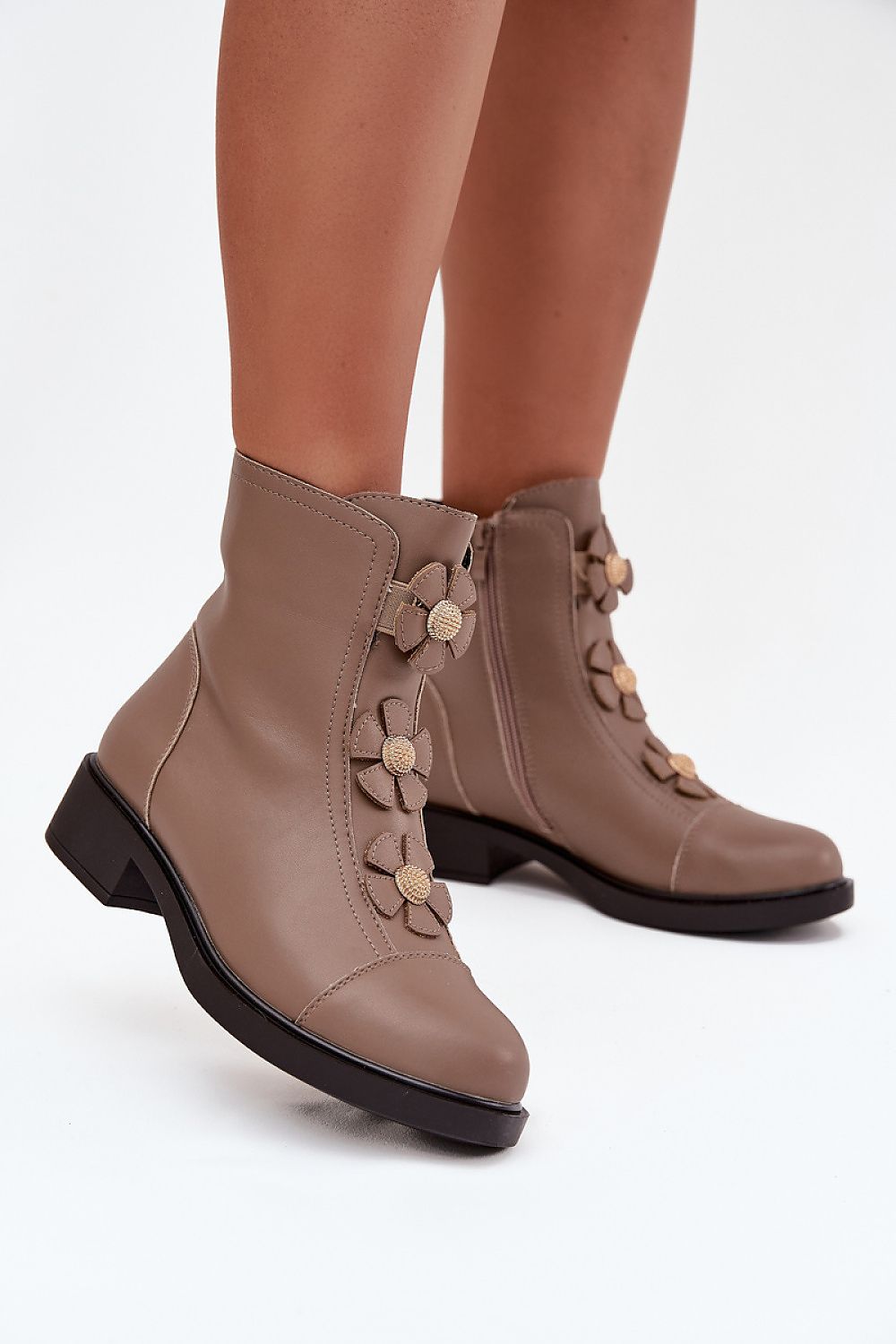 Elegant Jezzi women's natural leather ankle boots with decorative flowers and a practical zipper closure, perfect for stylish everyday wear.