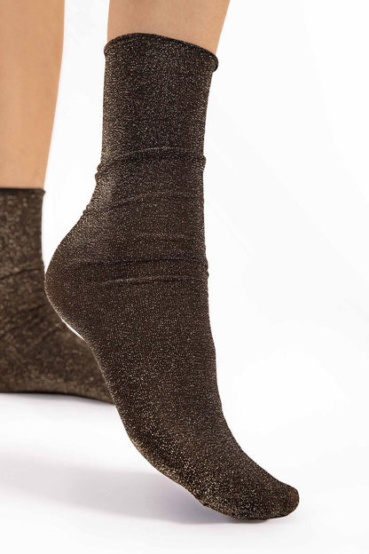 Stylish luxury socks by Fiore with a vibrant sheen, designed for comfort and flexibility in sizes 36-41.
