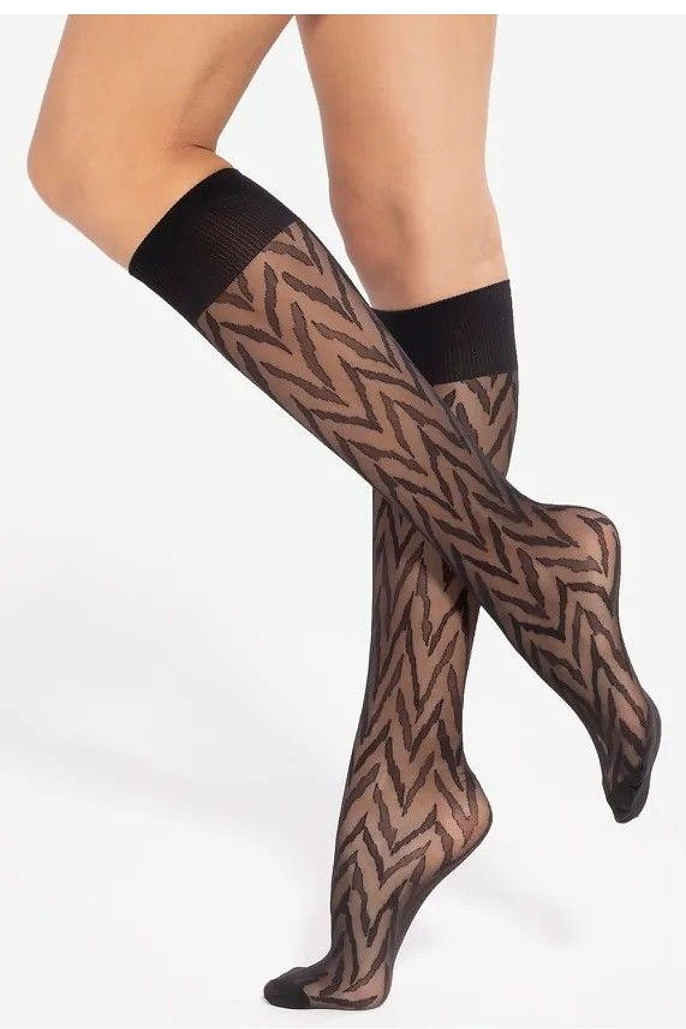 Premium Gatta knee-high socks in semi-opaque style with a refined geometric print, ensuring all-day comfort.