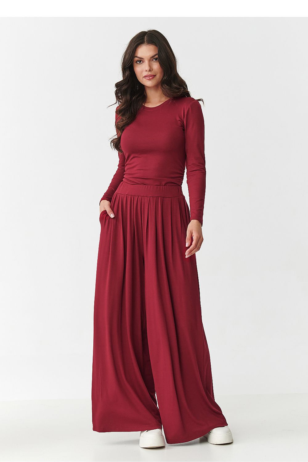 Sophisticated Makadamia women's viscose outfit available in multiple fashionable colours, combining style and ease.