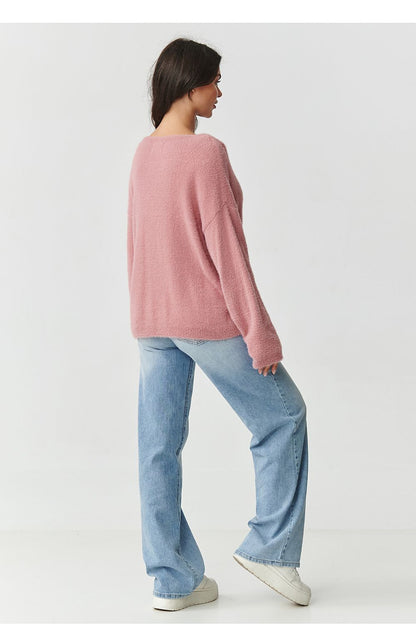 Stylish and comfortable women's loose fit polyamide sweater by Makadamia, showcasing a sophisticated boat neck design and wide sleeves, perfect for layering in casual and elegant outfits.