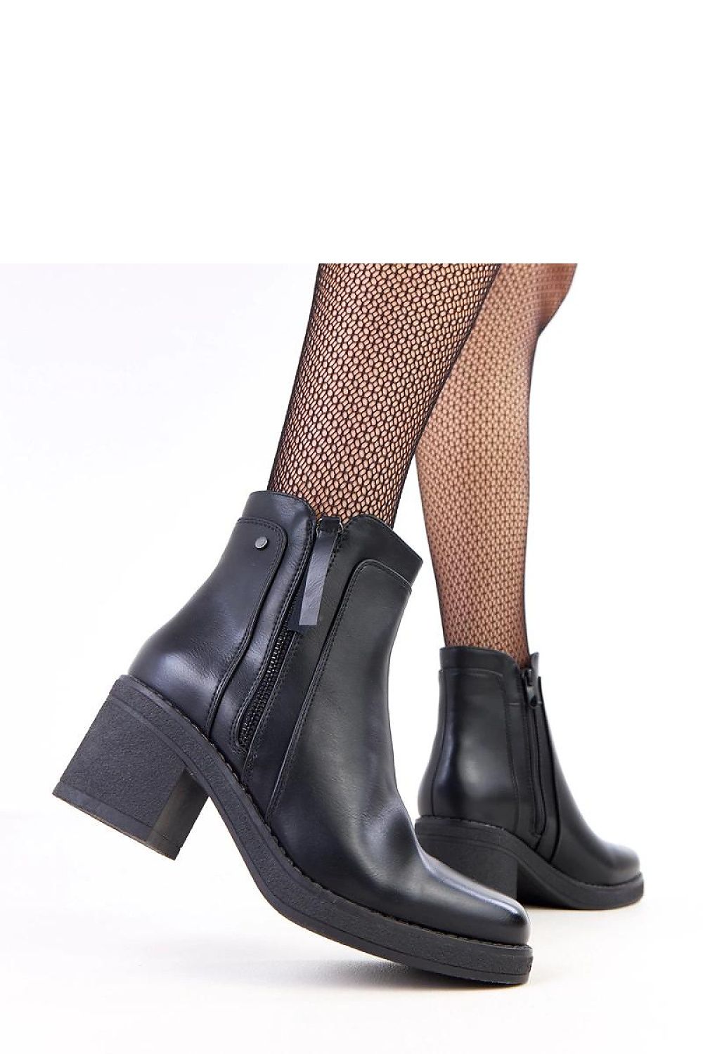 Elegant women's ankle boots by Solea in high-quality insulated synthetic leather featuring a double zipper design, 7cm heel, suitable for sizes 36-41, perfect for autumn-winter style.