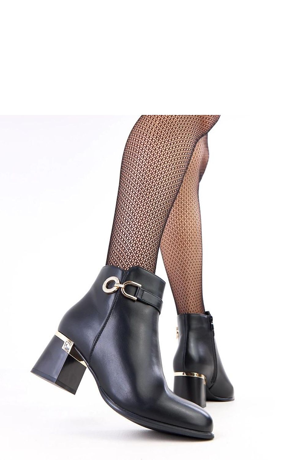 Solea luxury women's ankle boots with a comfortable 18 cm shaft height, ideal for pairing with dresses or trousers during colder seasons.