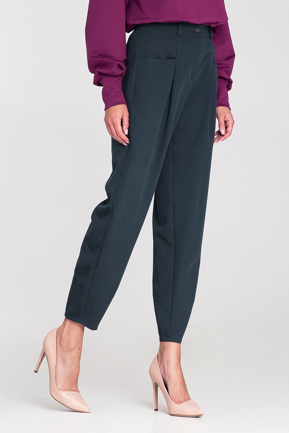 Luxury women's high-waisted oversized balloon trousers by Nife, featuring unique balloon silhouette and functional pockets, available in sizes EU 36-42.