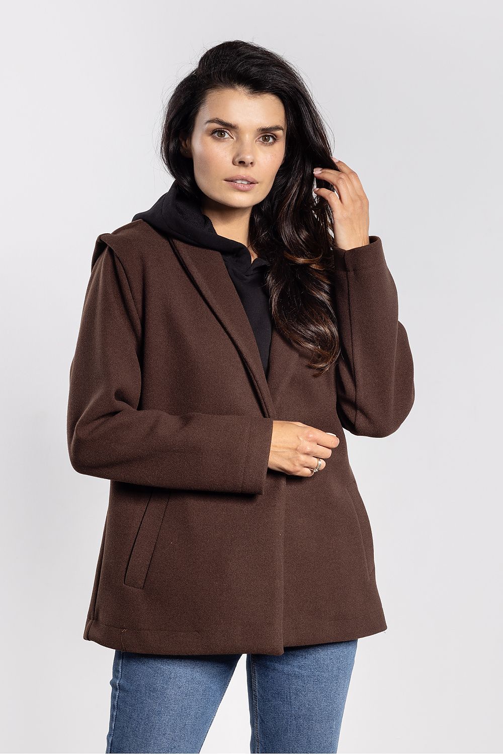 Luxury women's corduroy jacket by awama, featuring single-button closure and practical pockets for a sophisticated look.