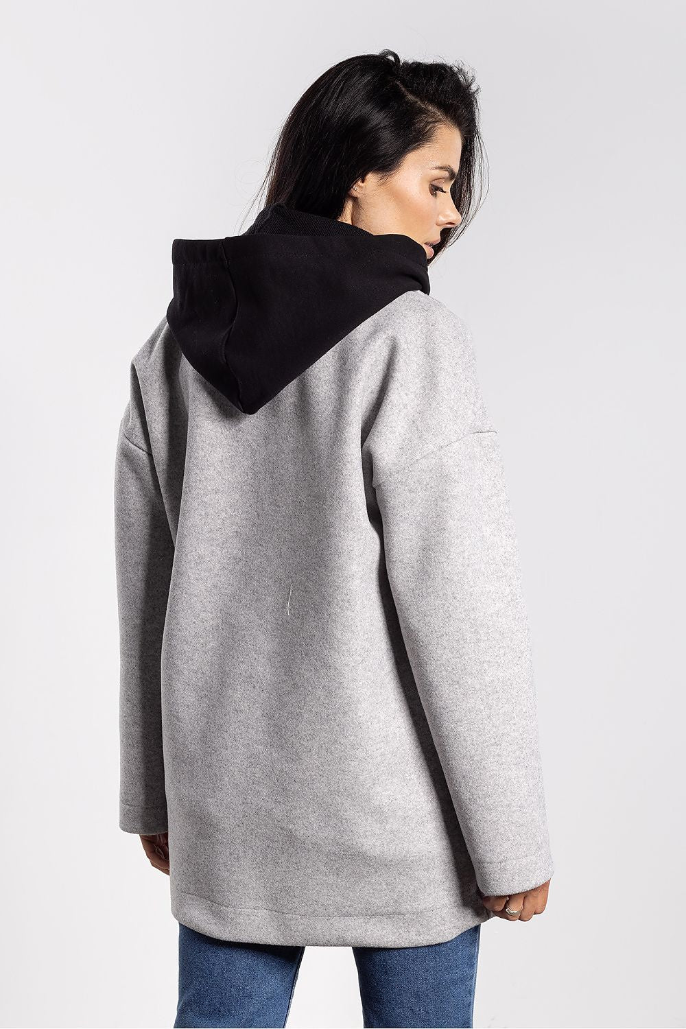 Chic and versatile oversized women's jacket by Awama, perfect for layering with jeans or a dress on cooler days.