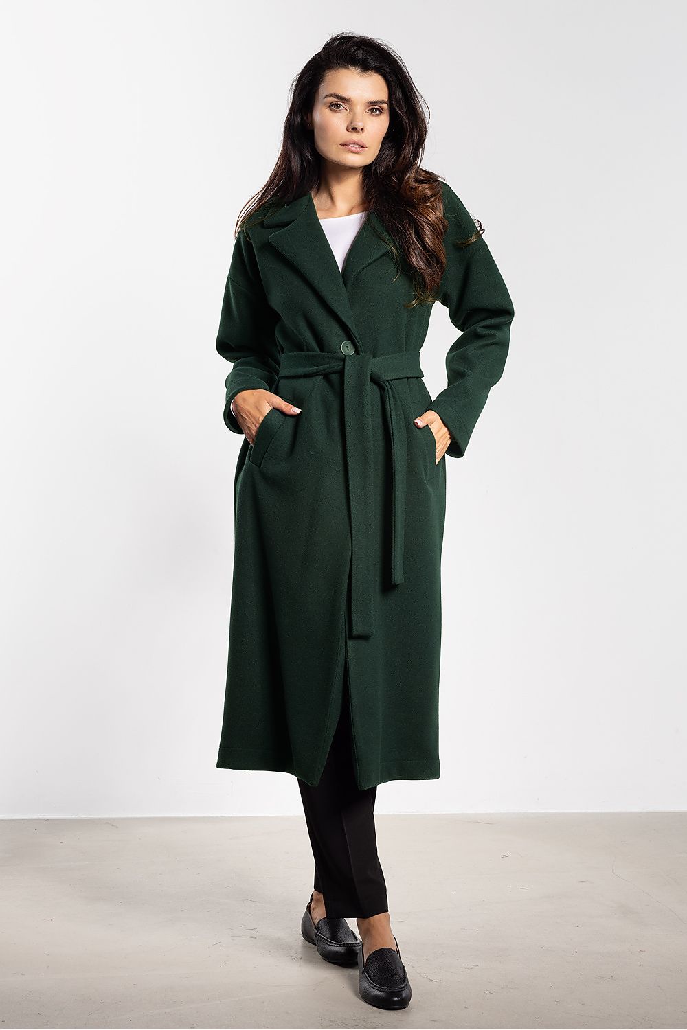 Sophisticated women's midi coat by awama featuring a minimalist design and elegant lapels, perfect for autumn-winter style.