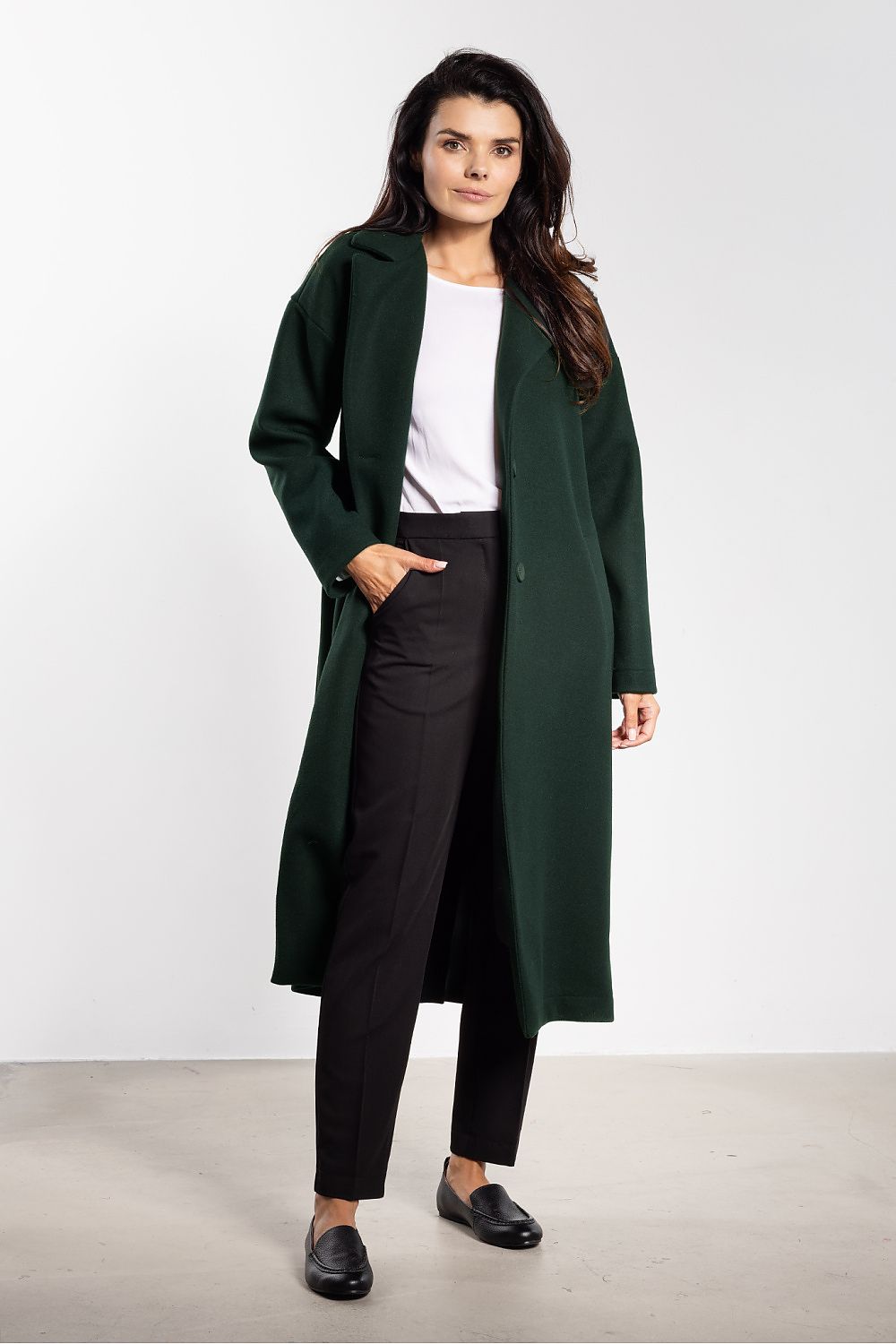 Awama's elegant women's coat with belt, showcasing a timeless midi length and classic lapels for a luxurious look.